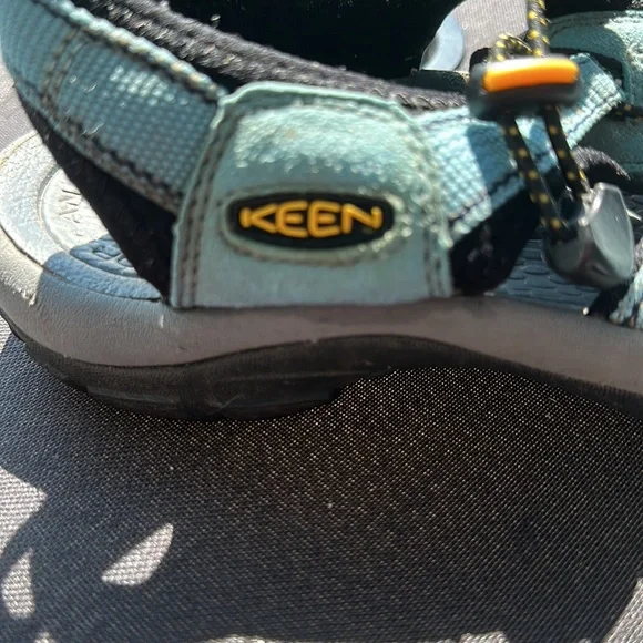 Women’s Keen newport sandals - Picture 4 of 4